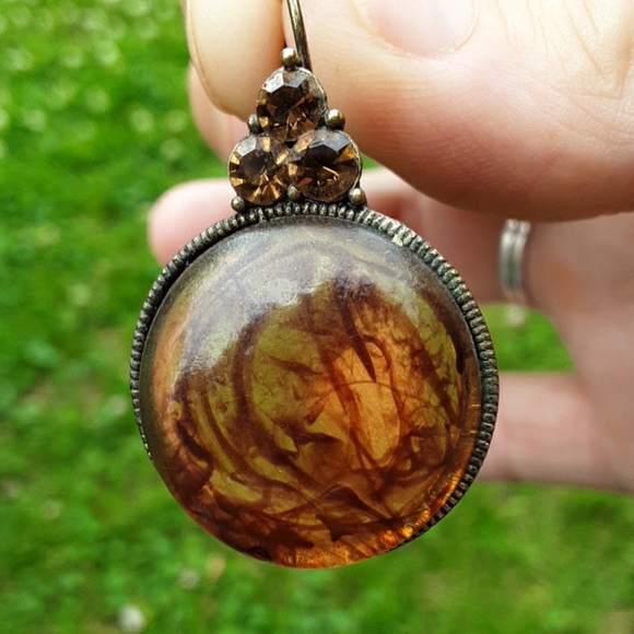 Amber colored earrings - Picture 2 of 2